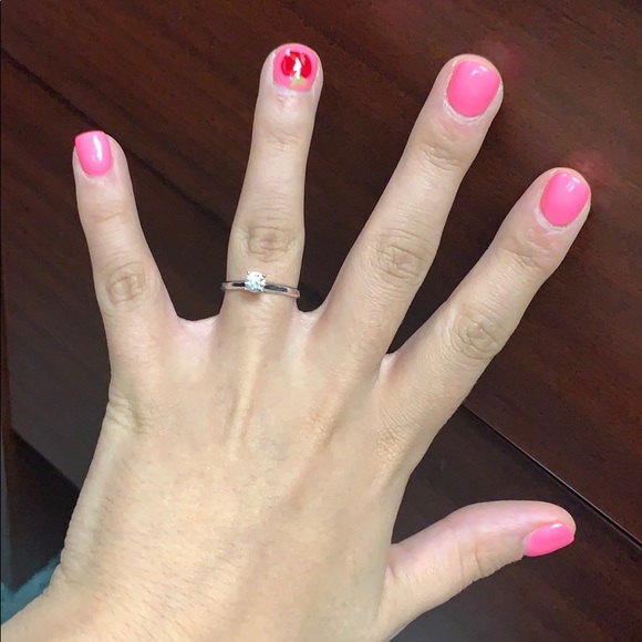 Meet your Posher, Alix - Picture 2 of 5